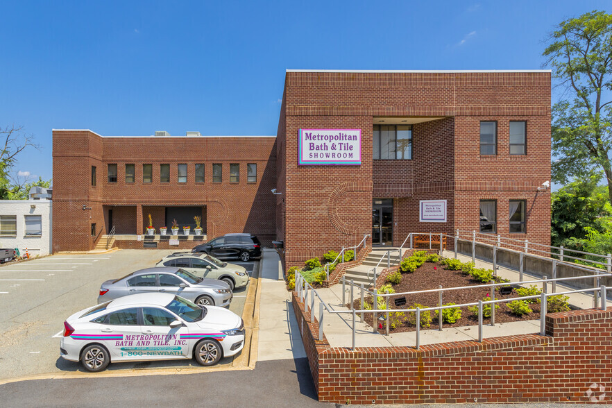 12331 Carroll Ave, Rockville, MD for lease - Building Photo - Image 1 of 7