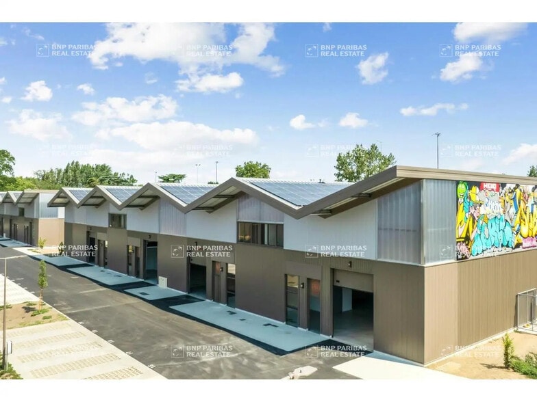 Office in Toulouse for lease - Building Photo - Image 2 of 27