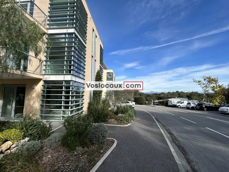 Office in Biot for lease - Building Photo - Image 2 of 8