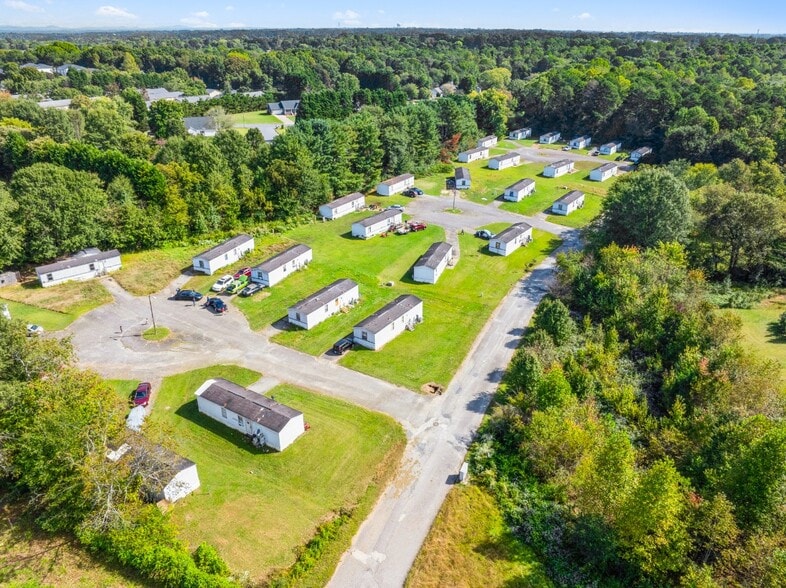 1810 18th Ave NE, Hickory, NC for sale - Building Photo - Image 3 of 13