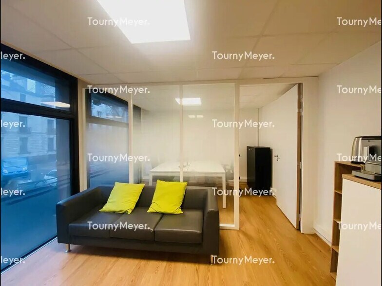 Office in Nantes for lease - Interior Photo - Image 1 of 12
