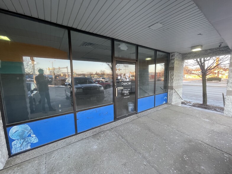 7425 W Appleton Ave, Milwaukee, WI for lease - Building Photo - Image 1 of 1