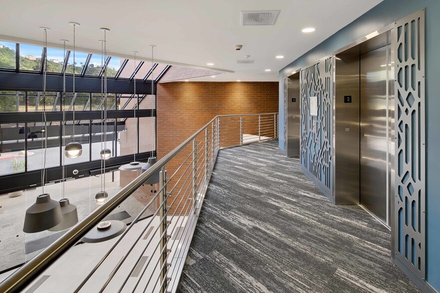 3838 Camino del Rio N, San Diego, CA for lease - Interior Photo - Image 2 of 8