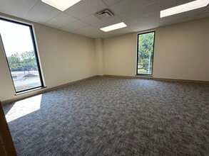 5275 E Trindle Rd, Mechanicsburg, PA for lease Interior Photo- Image 2 of 5