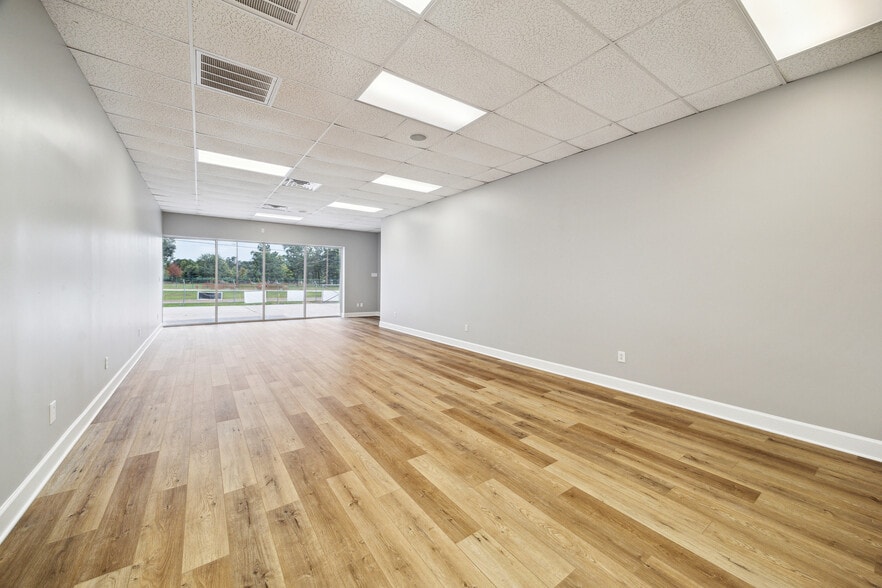 22672 Ford Rd, Porter, TX for lease - Interior Photo - Image 3 of 5
