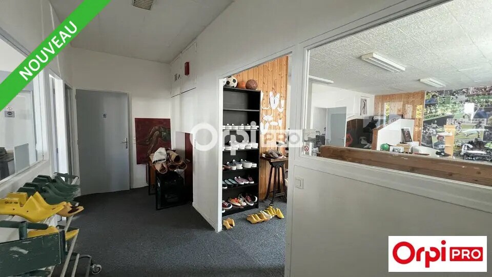 Retail in Romans-sur-Isère for lease - Building Photo - Image 2 of 12