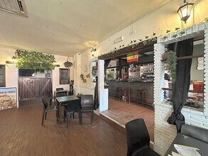 Retail in Navalcarnero, Madrid for lease Interior Photo- Image 2 of 7