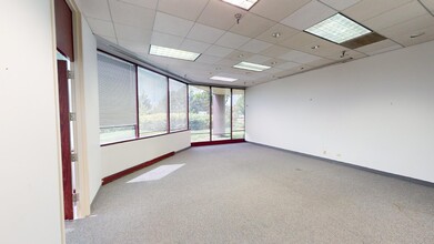 5550 Meadowbrook Ct, Rolling Meadows, IL for lease Interior Photo- Image 1 of 26