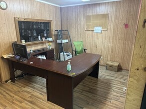 1119 Industrial Blvd, Brenham, TX for lease Building Photo- Image 2 of 3