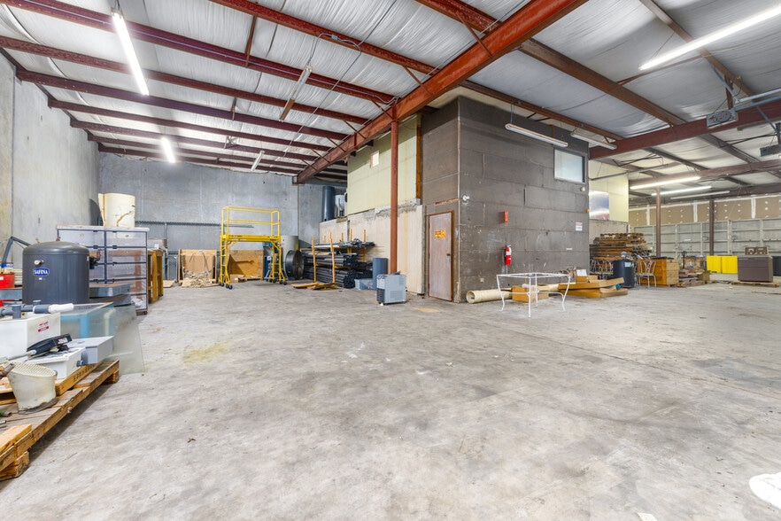 100 Hilbig Rd, Conroe, TX for lease - Interior Photo - Image 2 of 9
