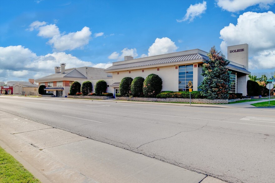 1324 N Broadway Dr, Oklahoma City, OK for sale - Building Photo - Image 3 of 6