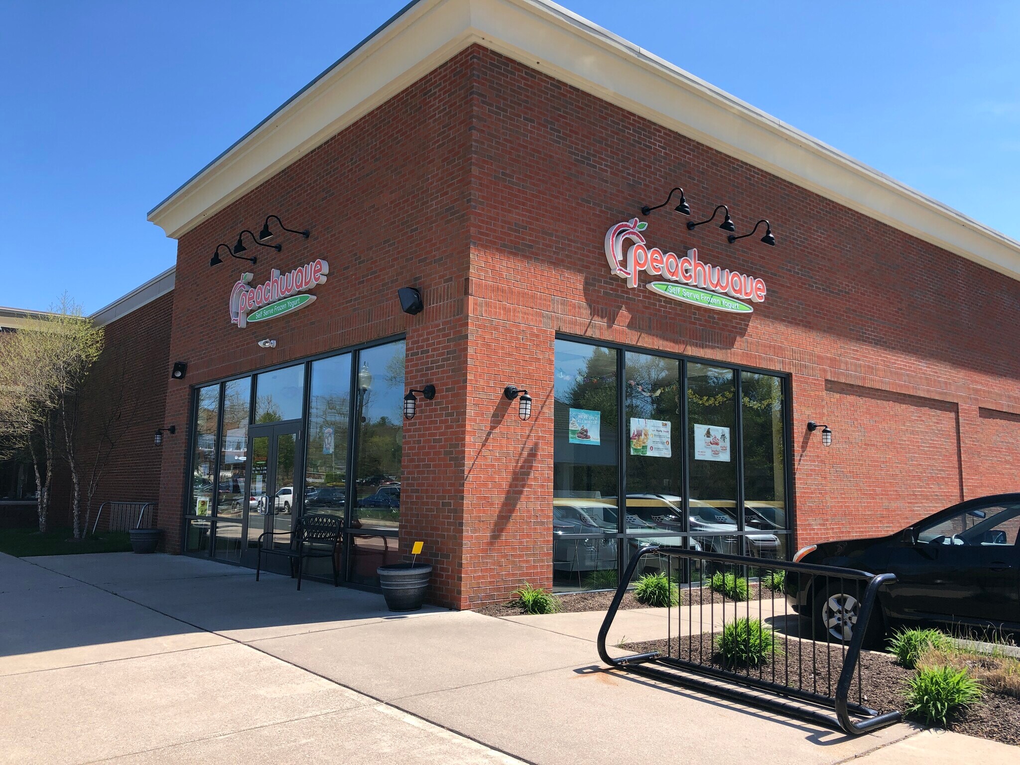 700720 Hopmeadow St, Simsbury, CT 06070 (Drake Hill Mall) Retail for