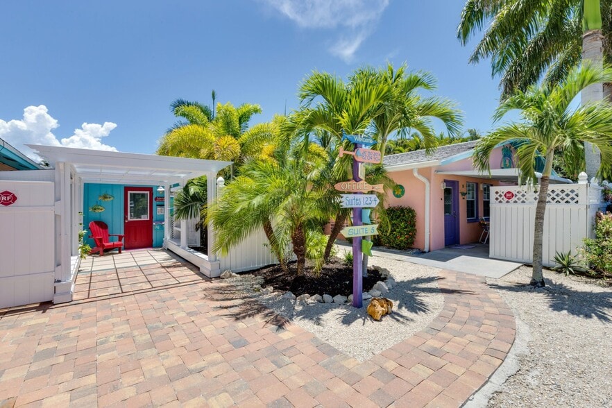 2960 Oleander St, Saint James City, FL for sale - Building Photo - Image 3 of 18