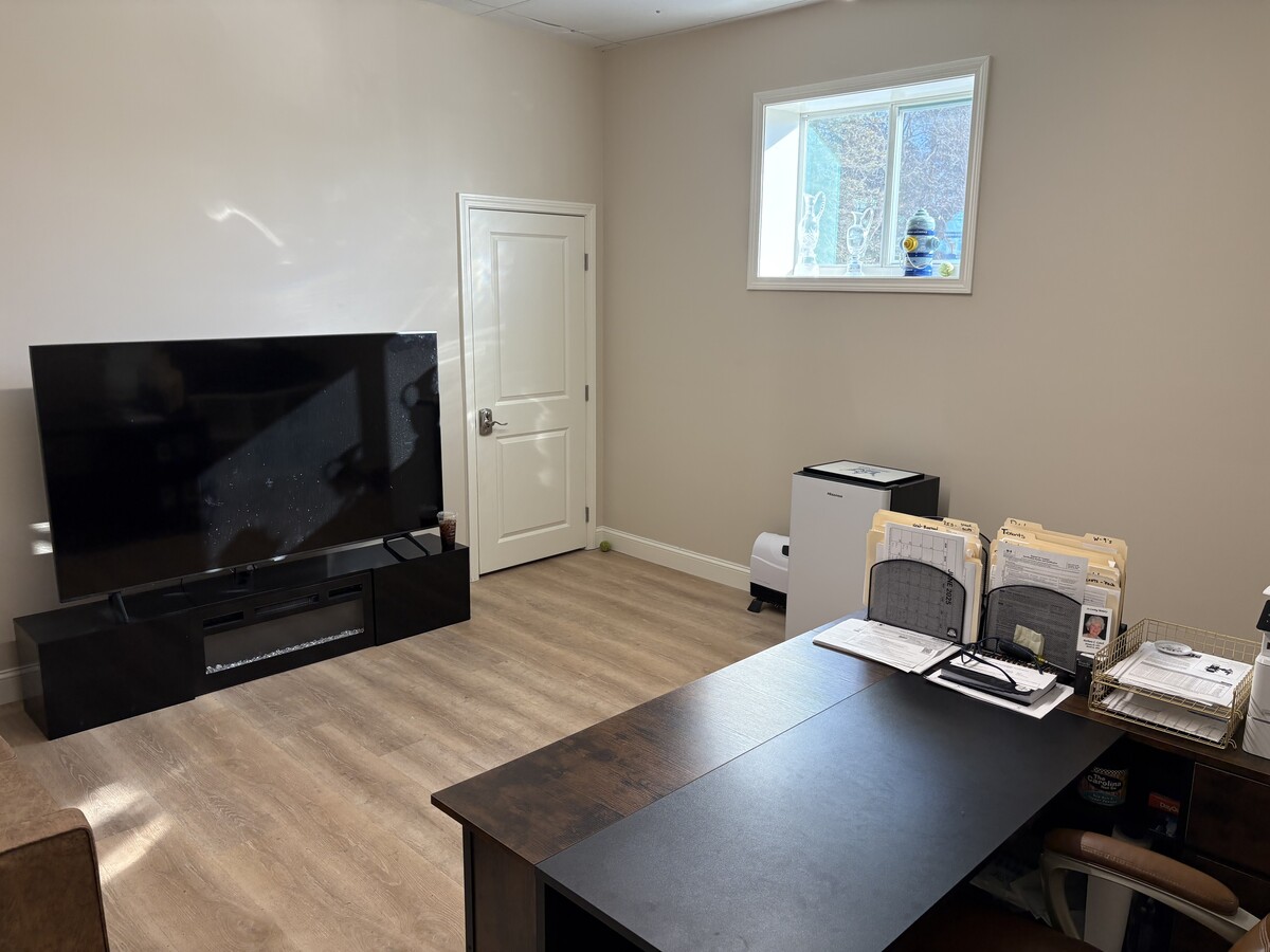 924 Washington St, South Easton, MA 02375 - Unit 7 - - Interior Photo - Image 1 of 4