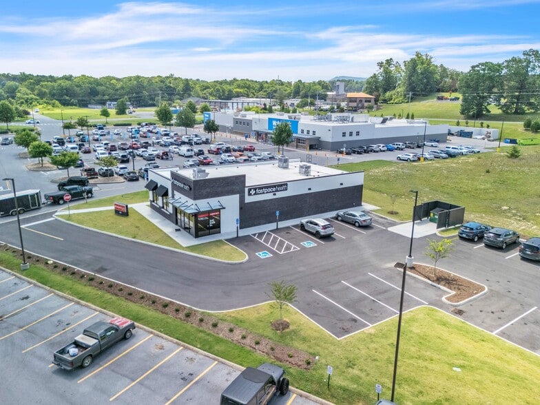 1181 Dolly Parton Pky, Sevierville, TN for sale - Building Photo - Image 2 of 4