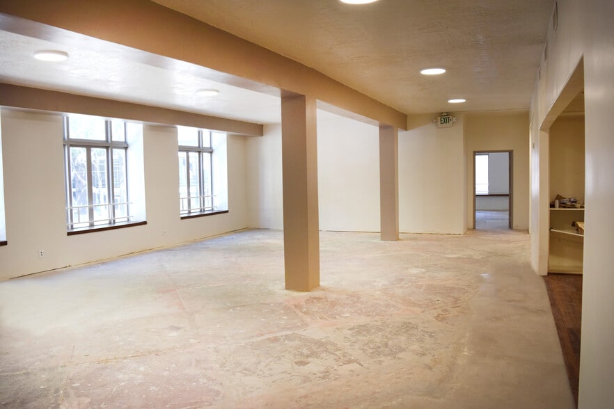 316 SW 11th Ave, Portland, OR for lease - Interior Photo - Image 2 of 20