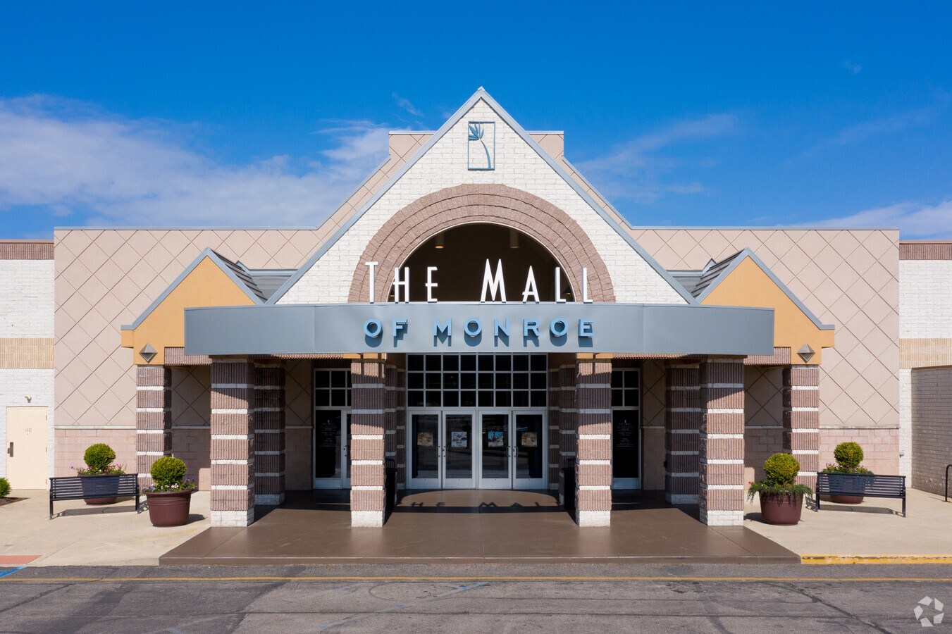 2121 N Monroe St, Monroe, MI 48162