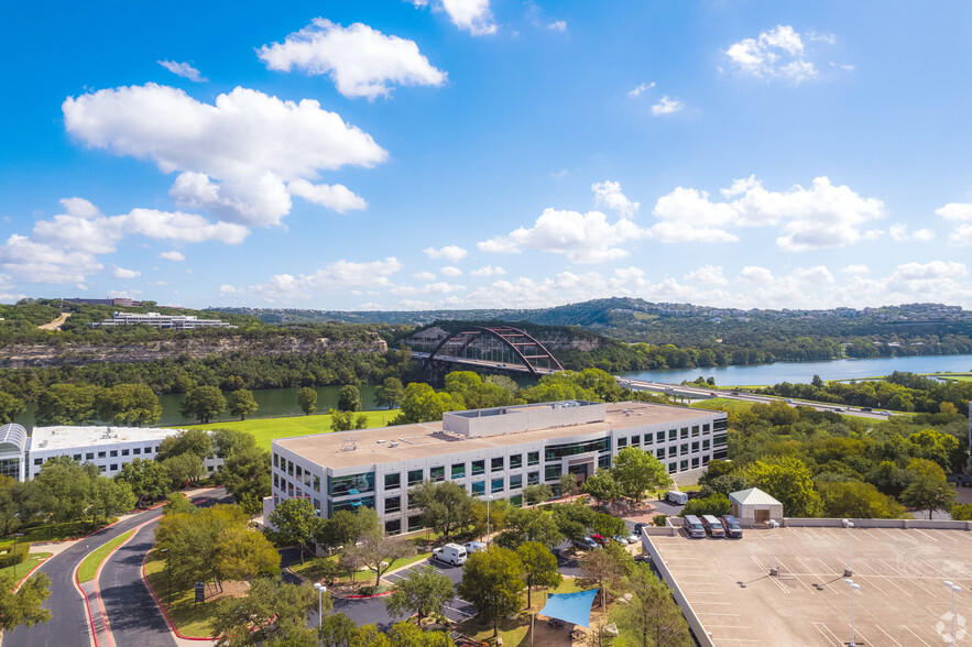 5001 Plaza On The Lake Dr, Austin, TX for lease - Building Photo - Image 2 of 9