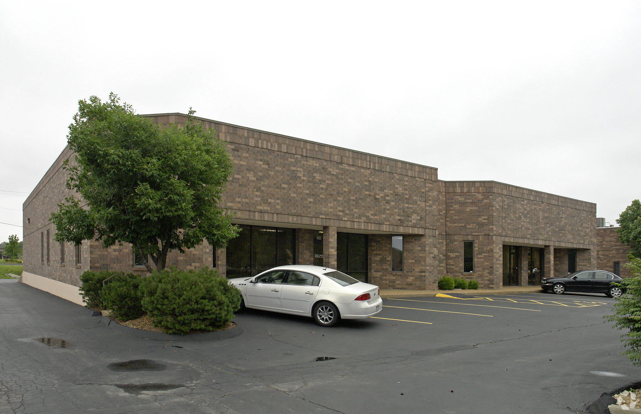 202 Chesterfield Mall, Chesterfield, MO for sale Primary Photo- Image 1 of 1