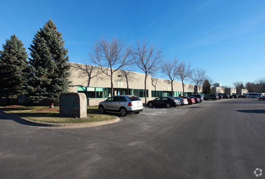 4200-4250 Park Glen Rd, Saint Louis Park, MN for lease - Building Photo - Image 3 of 10