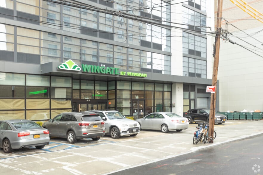 38-70 12th St, Long Island City, NY for sale - Building Photo - Image 1 of 2