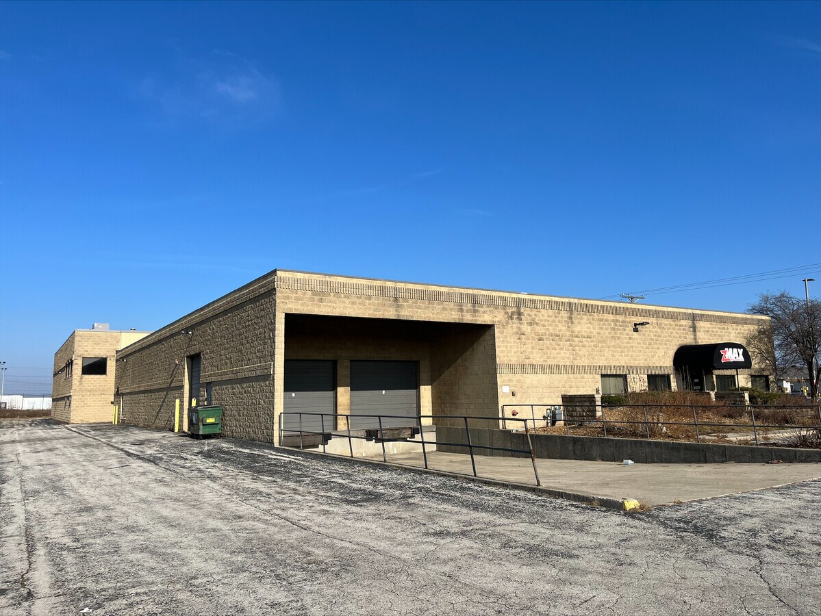 6800 W 73rd St, Bedford Park, IL 60638