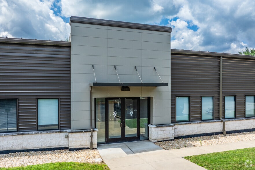 200 Business Center Dr, Pittsburgh, PA for sale - Building Photo - Image 3 of 28