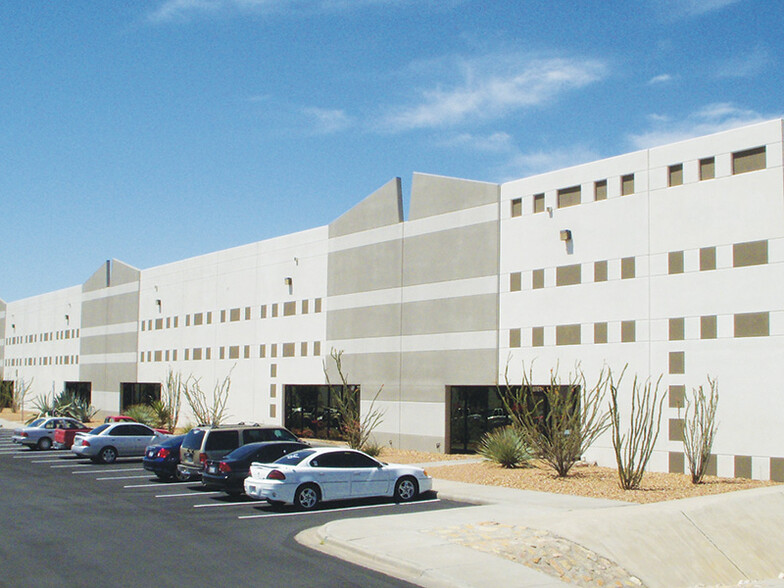 420 A Pan American Dr, El Paso, TX for lease - Building Photo - Image 1 of 1