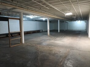 1205 NE 163rd St, North Miami Beach, FL for lease Interior Photo- Image 2 of 5