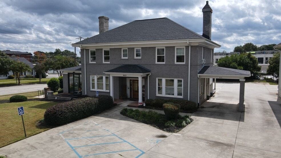 903 Pendleton St, Greenville, SC for lease - Building Photo - Image 3 of 9