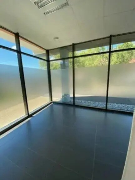 Office in Le Havre for lease - Interior Photo - Image 2 of 3