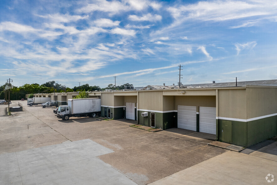 1499 N Post Oak Rd, Houston, TX for lease - Building Photo - Image 1 of 9