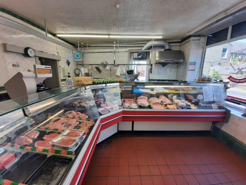 222 Newchurch Rd, Bacup for sale - Interior Photo - Image 2 of 4