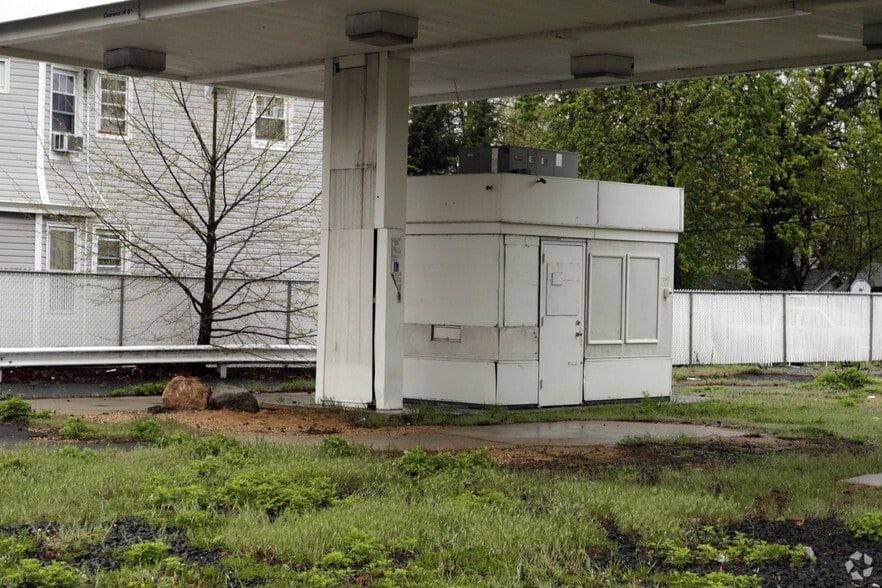 1173 Clinton Ave, Irvington, NJ for lease - Building Photo - Image 3 of 3