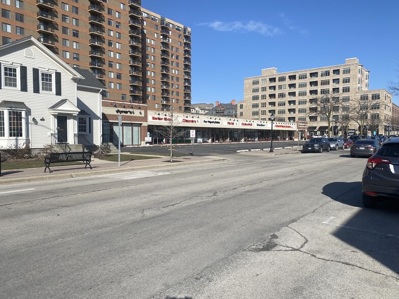 20-40 S Dunton Ave, Arlington Heights, IL for lease - Building Photo - Image 3 of 10