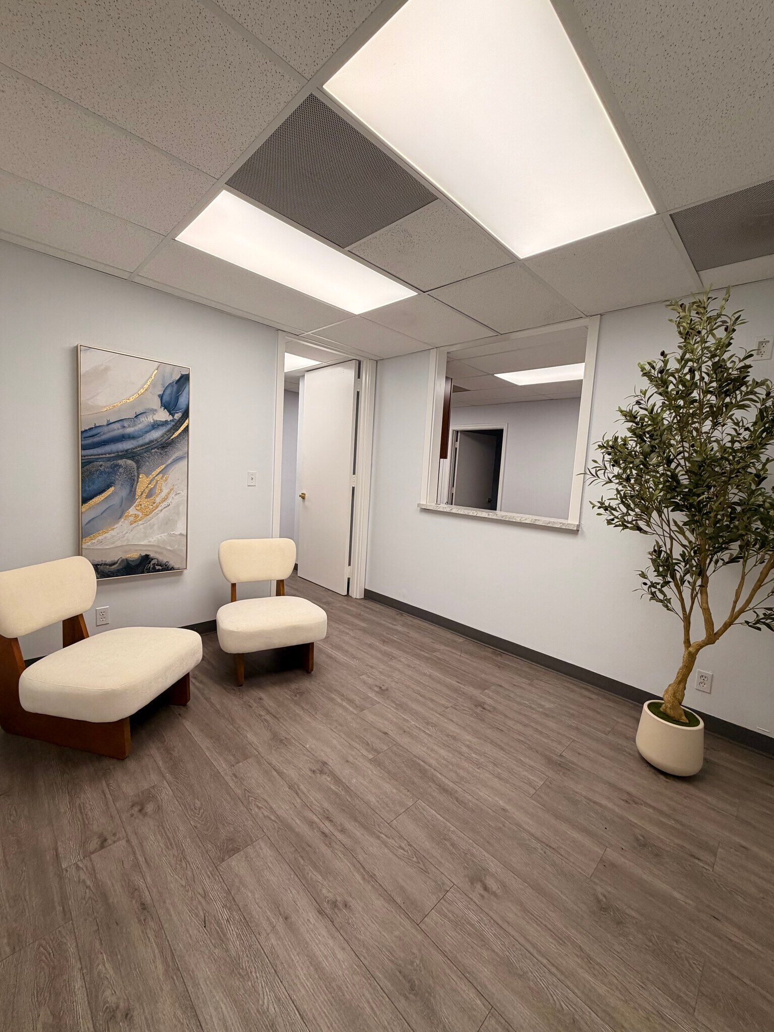 15644 Pomerado Rd, Poway, CA for lease Building Photo- Image 1 of 13