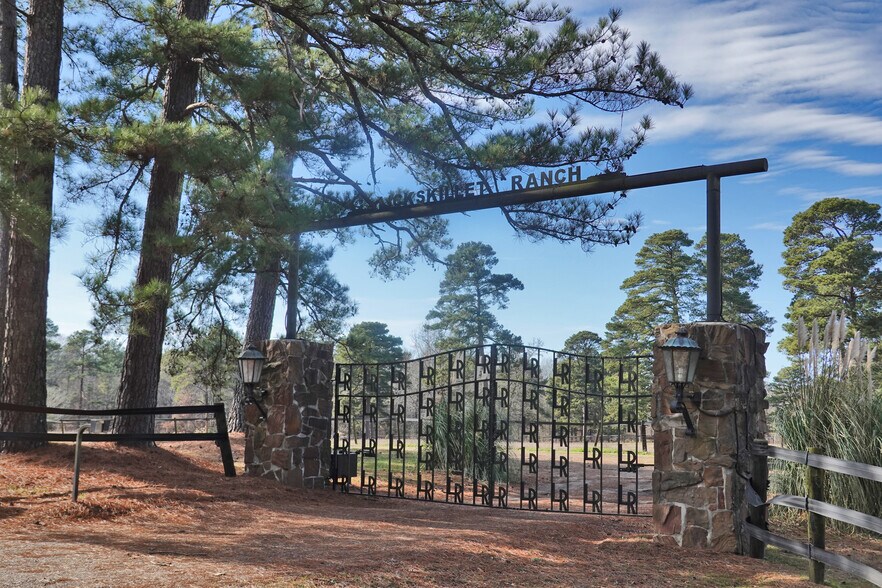 9791 Button Rd, Greenwood, LA 71033