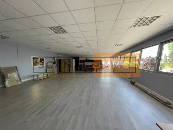 Flex in Chennevières-sur-Marne for lease Building Photo- Image 1 of 2