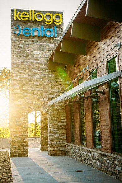 1250 Byron Rd, Howell, MI for sale - Building Photo - Image 2 of 8