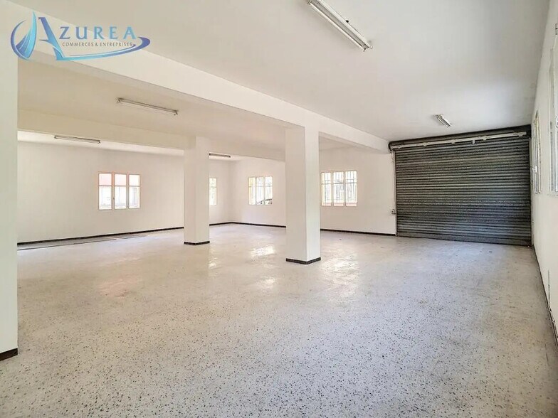 Industrial in Saint-André-de-la-Roche for lease - Interior Photo - Image 3 of 6