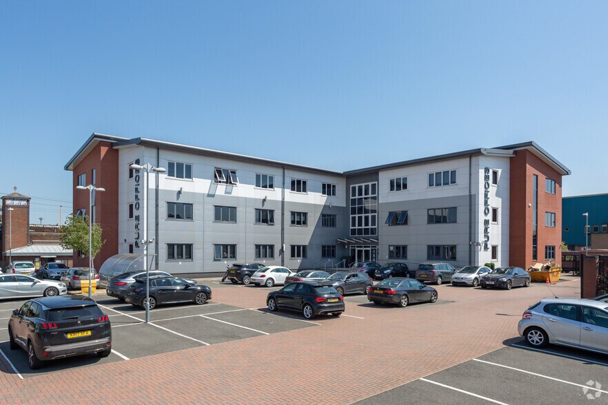 422 Broadwell Rd, Oldbury for sale - Primary Photo - Image 1 of 1