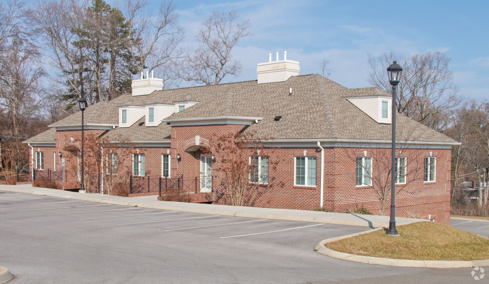 6223 Highland Place Way, Knoxville, TN for lease - Building Photo - Image 1 of 14