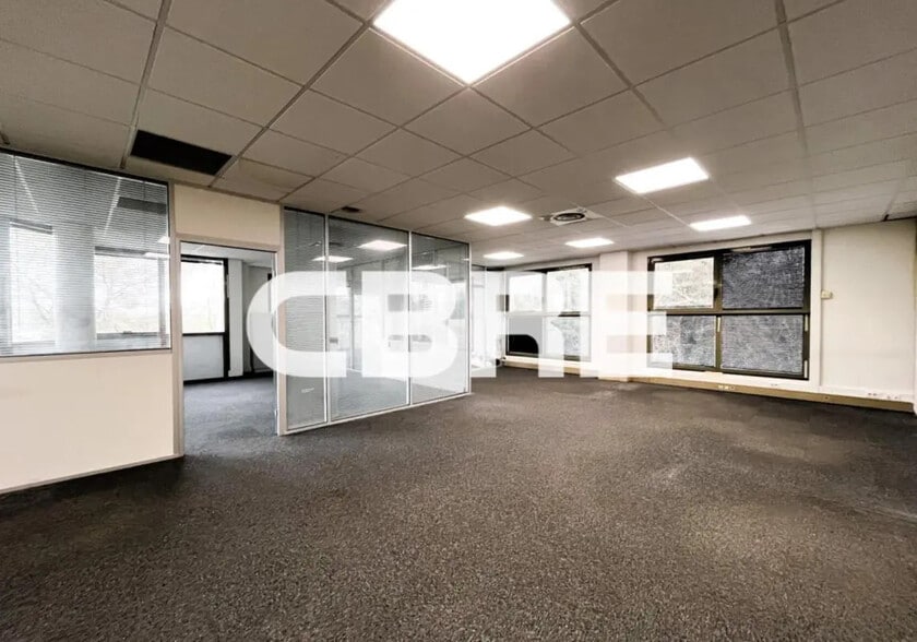 Office in Biot for sale - Interior Photo - Image 1 of 10