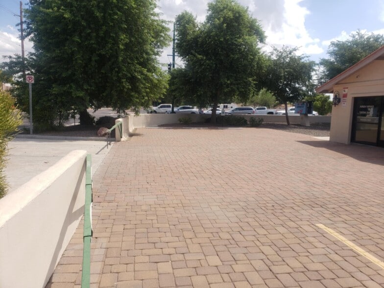 1502 W Northern Ave, Phoenix, AZ for lease - Building Photo - Image 3 of 4