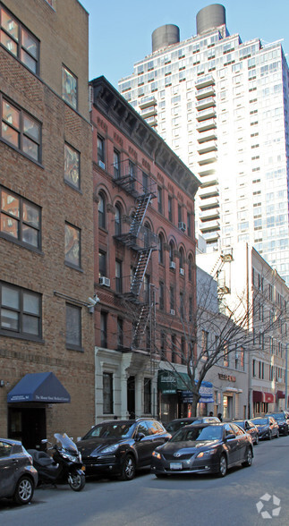 308 E 94th St, New York, NY for lease - Building Photo - Image 3 of 3