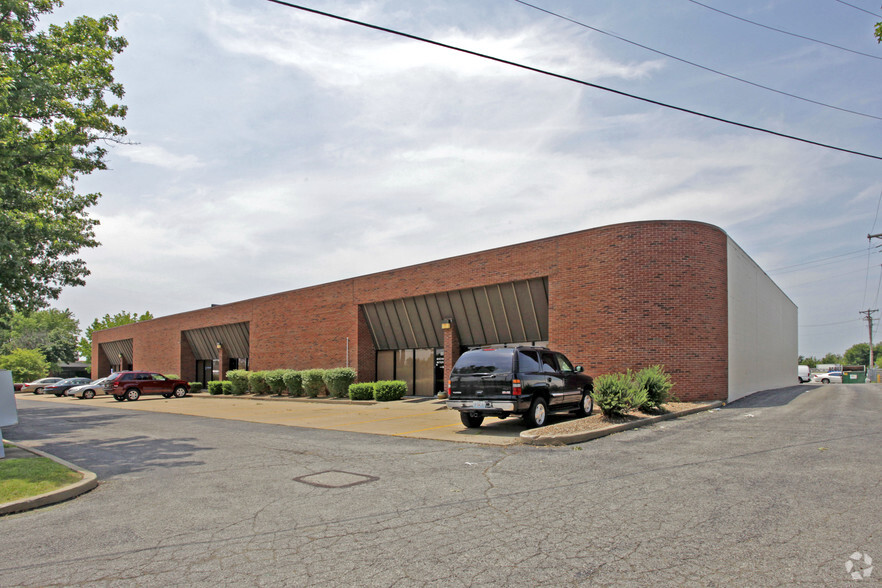 50-58 Algana Ct, Saint Peters, MO for lease - Primary Photo - Image 1 of 14