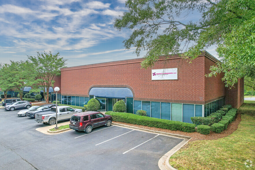 14201 S Lakes Dr, Charlotte, NC for lease - Building Photo - Image 1 of 23