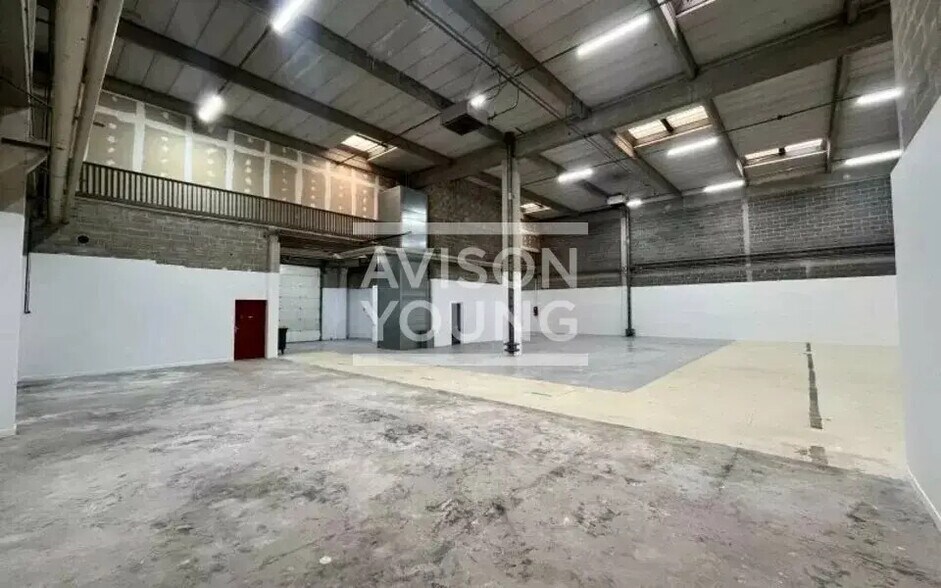 Flex in Sarcelles for lease - Interior Photo - Image 1 of 9