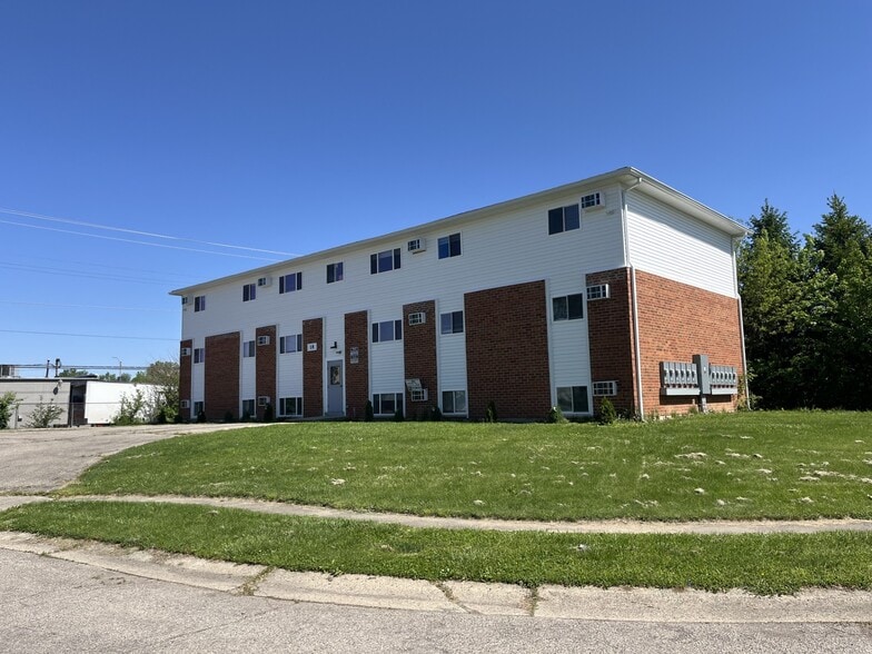 62-Unit 8 Building Multifamily Portfolio portfolio of 8 properties for sale on LoopNet.com - Building Photo - Image 3 of 14