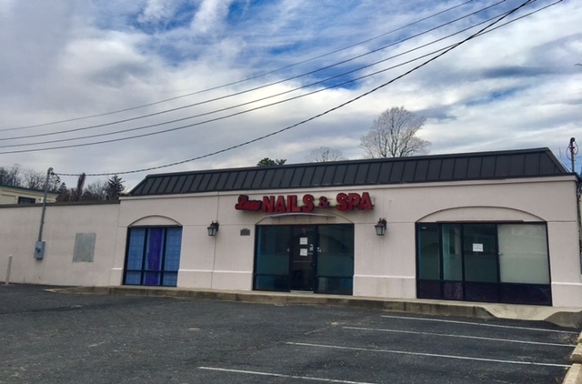 129 W Maple Ave, Vienna, VA for lease - Building Photo - Image 1 of 2